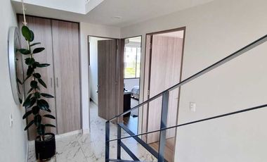 Casa en Venta de 3 Habitaciones, Alberca, 2 Estacionamientos con Seguridad 24hrs