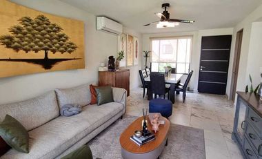 Casa en Venta de 3 Habitaciones, Alberca, 2 Estacionamientos con Seguridad 24hrs