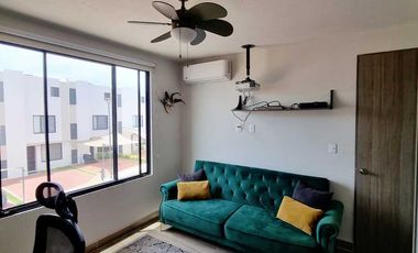 Casa en Venta de 3 Habitaciones, Alberca, 2 Estacionamientos con Seguridad 24hrs