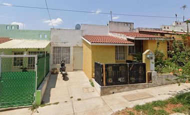 CASA A LA VENTA EN COLONIA ARNADAS CENTRO, FRACCIONAMIENTO TIERRA ROJA, ARANDAS, JALISCO, A 10 MINUTOS DE LA ZONA CENTRO.