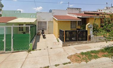 CASA A LA VENTA EN COLONIA ARNADAS CENTRO, FRACCIONAMIENTO TIERRA ROJA, ARANDAS, JALISCO, A 10 MINUTOS DE LA ZONA CENTRO.