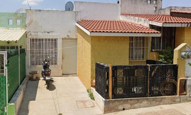 CASA A LA VENTA EN COLONIA ARNADAS CENTRO, FRACCIONAMIENTO TIERRA ROJA, ARANDAS, JALISCO, A 10 MINUTOS DE LA ZONA CENTRO.