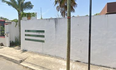 CASA A LA VENTA EN RESIDENCIAL MEDITERRANEO, OTHÓN P. BLANCO, QUINTANA ROO, A 5 MINUTOS DE PLAZA LAS AMERICAS.