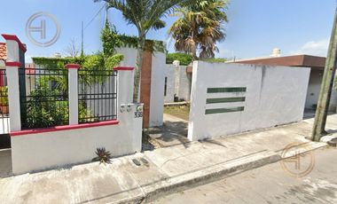 CASA A LA VENTA EN RESIDENCIAL MEDITERRANEO, OTHÓN P. BLANCO, QUINTANA ROO, A 5 MINUTOS DE PLAZA LAS AMERICAS.