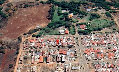 CASA A LA VENTA EN COLONIA ARANDAS CENTRO, FRACCIONAMIENTO TIERRA ROJA, ARANDAS, JALISCO, A 10 MINUTOS DE LA ZONA CENTRO DE ARANDAS.