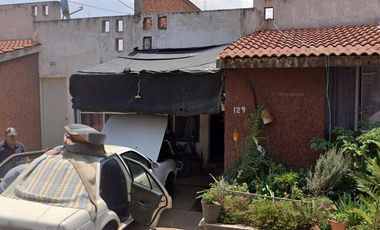 CASA A LA VENTA EN COLONIA ARANDAS CENTRO, FRACCIONAMIENTO TIERRA ROJA, ARANDAS, JALISCO, A 10 MINUTOS DE LA ZONA CENTRO DE ARANDAS.