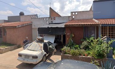 CASA A LA VENTA EN COLONIA ARANDAS CENTRO, FRACCIONAMIENTO TIERRA ROJA, ARANDAS, JALISCO, A 10 MINUTOS DE LA ZONA CENTRO DE ARANDAS.