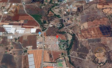 CASA A LA VENTA EN COLONIA ARANDAS CENTRO, FRACCIONAMIENTO TIERRA ROJA, ARANDAS, JALISCO, A 10 MINUTOS DE LA ZONA CENTRO DE ARANDAS.