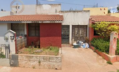CASA A LA VENTA EN COLONIA ARANDAS CENTRO, FRACCIONAMIENTO TIERRA ROJA, ARANDAS, JALISCO, A 10 MINUTOS DE LA ZONA CENTRO DE ARANDAS.