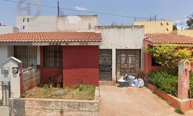 CASA A LA VENTA EN COLONIA ARANDAS CENTRO, FRACCIONAMIENTO TIERRA ROJA, ARANDAS, JALISCO, A 10 MINUTOS DE LA ZONA CENTRO DE ARANDAS.