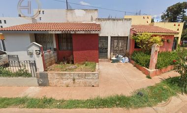 CASA A LA VENTA EN COLONIA ARANDAS CENTRO, FRACCIONAMIENTO TIERRA ROJA, ARANDAS, JALISCO, A 10 MINUTOS DE LA ZONA CENTRO DE ARANDAS.