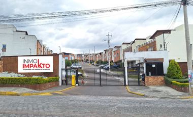 CASA EN VENTA CONOCOTO