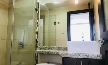 Hermosa casa 147 mtrs Tumbaco  3 dormitorios con baño c/u, Piscina comunal