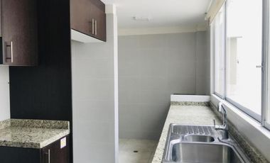 Hermosa casa 147 mtrs Tumbaco  3 dormitorios con baño c/u, Piscina comunal