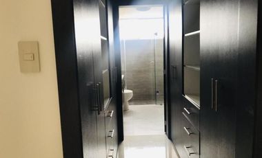 Hermosa casa 147 mtrs Tumbaco  3 dormitorios con baño c/u, Piscina comunal