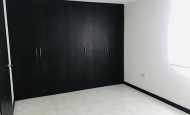 Hermosa casa 147 mtrs Tumbaco  3 dormitorios con baño c/u, Piscina comunal