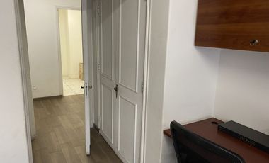 ARRIENDA OFICINA 142 M2, 5 OF, 4 BAÑOS, SAN ANTONIO SANTIAGO CASCO HISTORICO