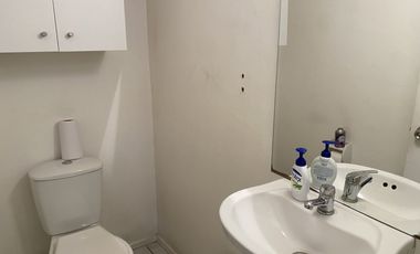 ARRIENDA OFICINA 142 M2, 5 OF, 4 BAÑOS, SAN ANTONIO SANTIAGO CASCO HISTORICO