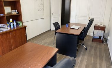 ARRIENDA OFICINA 142 M2, 5 OF, 4 BAÑOS, SAN ANTONIO SANTIAGO CASCO HISTORICO