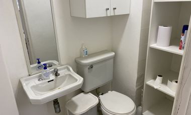 ARRIENDA OFICINA 142 M2, 5 OF, 4 BAÑOS, SAN ANTONIO SANTIAGO CASCO HISTORICO