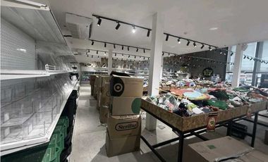 ALQUILER LOCAL COMERCIAL EDIFICIO RIO ABAJO