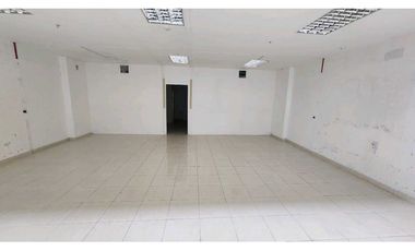 VENTA LOCAL COMERCIAL CON MEZZANINE CRYSTAL PLAZA
