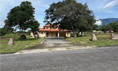 SE VENDE CASA AMOBLADA EN BOQUETE