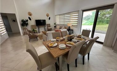 SE VENDE CASA AMOBLADA EN BOQUETE