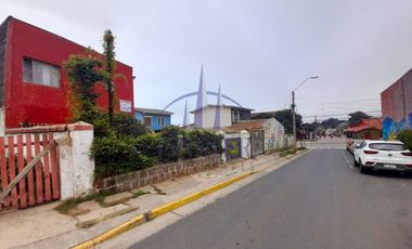 Excelente propiedad comercial frente a plaza de Quintero