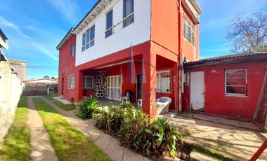 Excelente propiedad comercial frente a plaza de Quintero