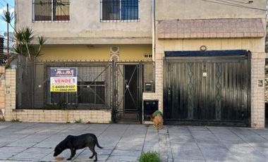Casa en venta en Isidro Casanova
