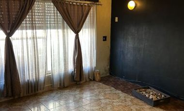 Casa en venta en Isidro Casanova