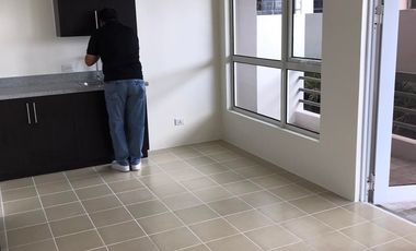 For Sale 3Br Bi-Level Penthouse w/ Balcony in Sta. Mesa Manila