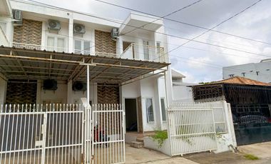 DIJUAL TOWNHOUSE JALAN CUT NYAK DIEN KAMBANG IWAK PALEMBANG