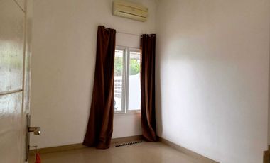 DIJUAL TOWNHOUSE JALAN CUT NYAK DIEN KAMBANG IWAK PALEMBANG