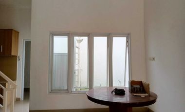 DIJUAL TOWNHOUSE JALAN CUT NYAK DIEN KAMBANG IWAK PALEMBANG