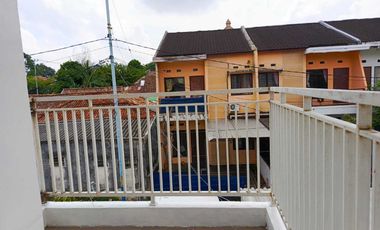 DIJUAL TOWNHOUSE JALAN CUT NYAK DIEN KAMBANG IWAK PALEMBANG