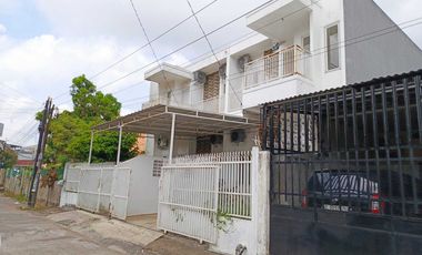 DIJUAL TOWNHOUSE JALAN CUT NYAK DIEN KAMBANG IWAK PALEMBANG