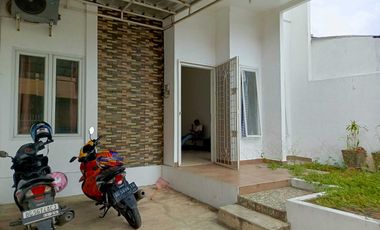 DIJUAL TOWNHOUSE JALAN CUT NYAK DIEN KAMBANG IWAK PALEMBANG