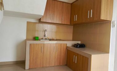 DIJUAL TOWNHOUSE JALAN CUT NYAK DIEN KAMBANG IWAK PALEMBANG