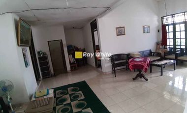 Rumah Luas Murah di Kadipiro dkt Kampus Duta Bangsa Akses ke Kota Solo