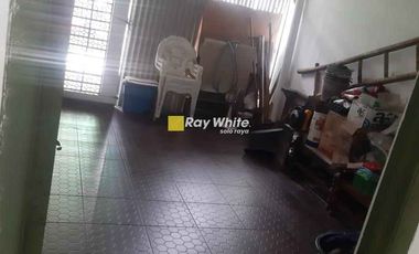 Rumah Luas Murah di Kadipiro dkt Kampus Duta Bangsa Akses ke Kota Solo