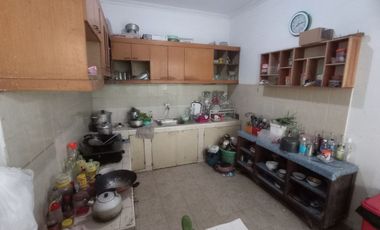 Rumah mewah 2 lantai di baron Laweyan solo