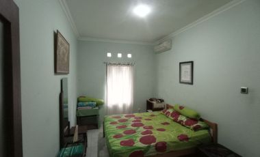 Rumah mewah 2 lantai di baron Laweyan solo