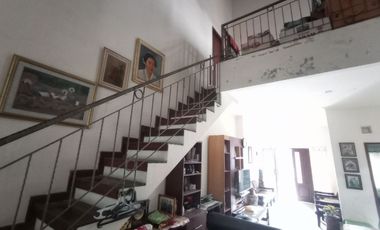 Rumah mewah 2 lantai di baron Laweyan solo