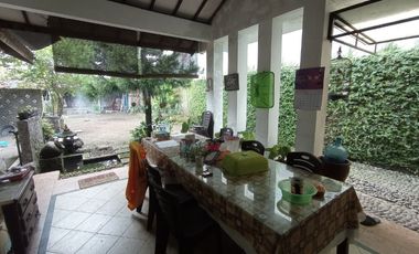 Rumah mewah 2 lantai di baron Laweyan solo