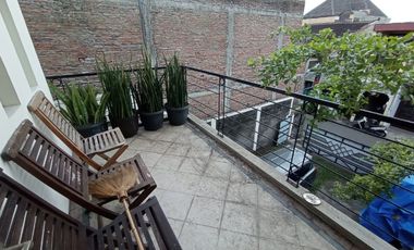 Rumah mewah 2 lantai di baron Laweyan solo