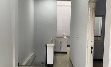 Disewakan rumah baru 2 lantai di harapan indah bekasi