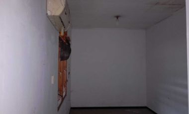 Disewakan Rumah Jl Salak Sektor 1 Solo Baru perlu renovasi ya