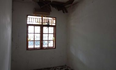 Disewakan Rumah Jl Salak Sektor 1 Solo Baru perlu renovasi ya